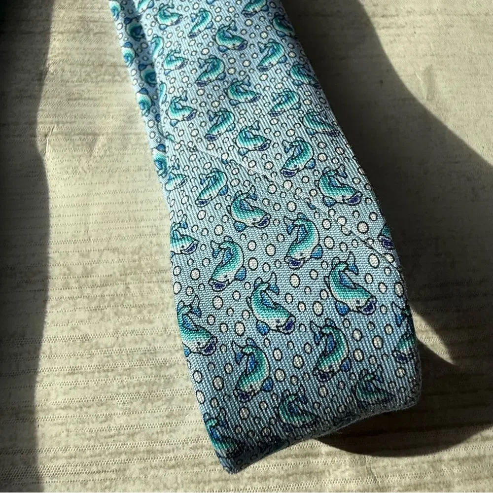 Vineyard Vines 100% Silk Tie Whake style 48 inch blue
